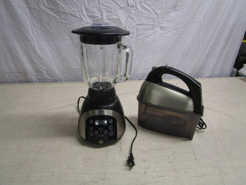 lot 654 image: Lot of Random Items