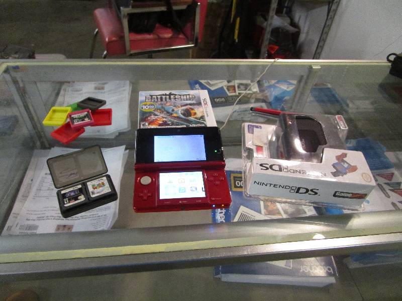 lot 506 image: Nintendo DS Combo Pack