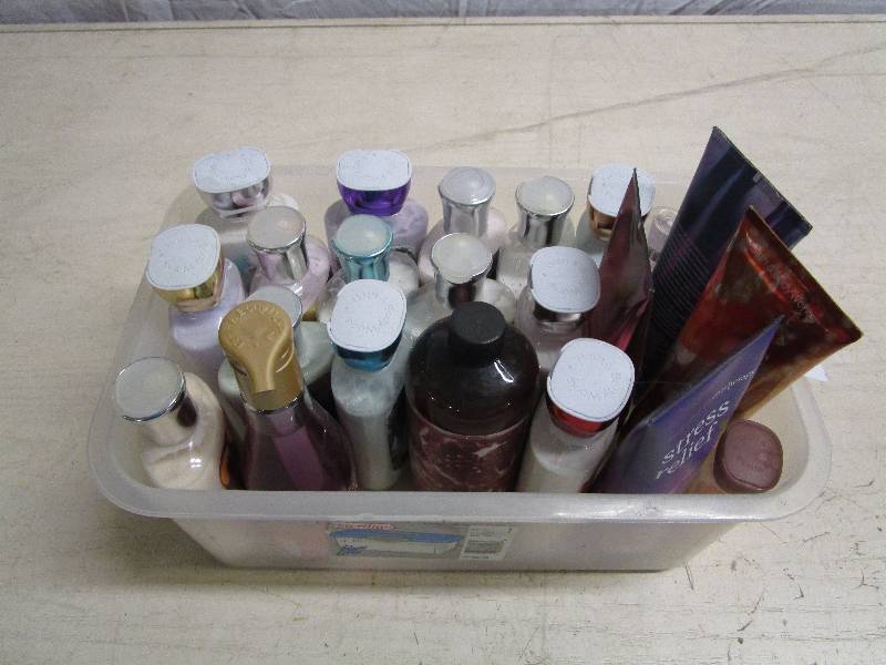 lot 653 image: Lot of Beauty Products