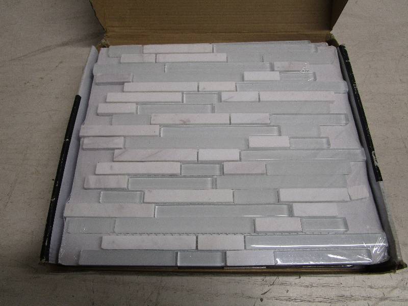 lot 651 image: Box of Tile