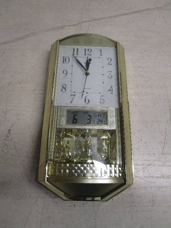 lot 650 image: Clock