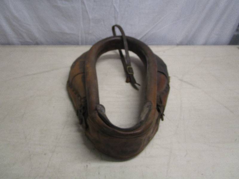 lot 644 image: Antique Horse Collar