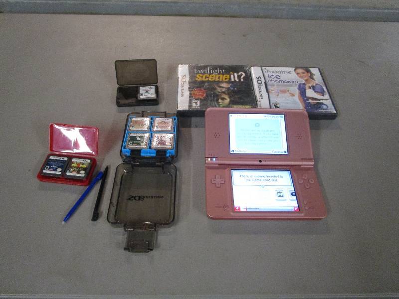 lot 509 image: Nintendo DS Bundle no charger
