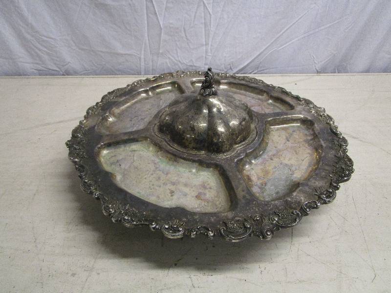 lot 641 image: Serving Tray