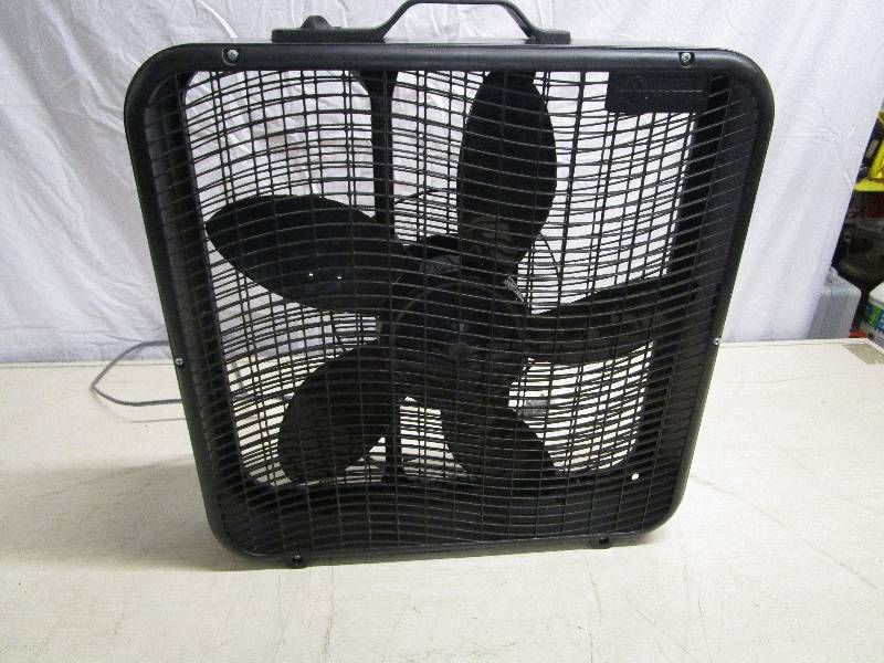 lot 637 image: Box Fan