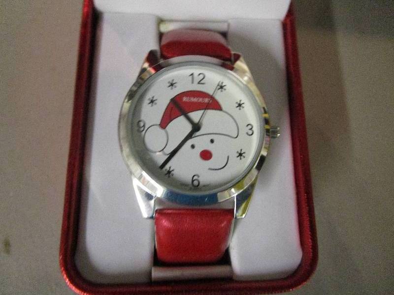 lot 626 image: Christmas Watch no battery