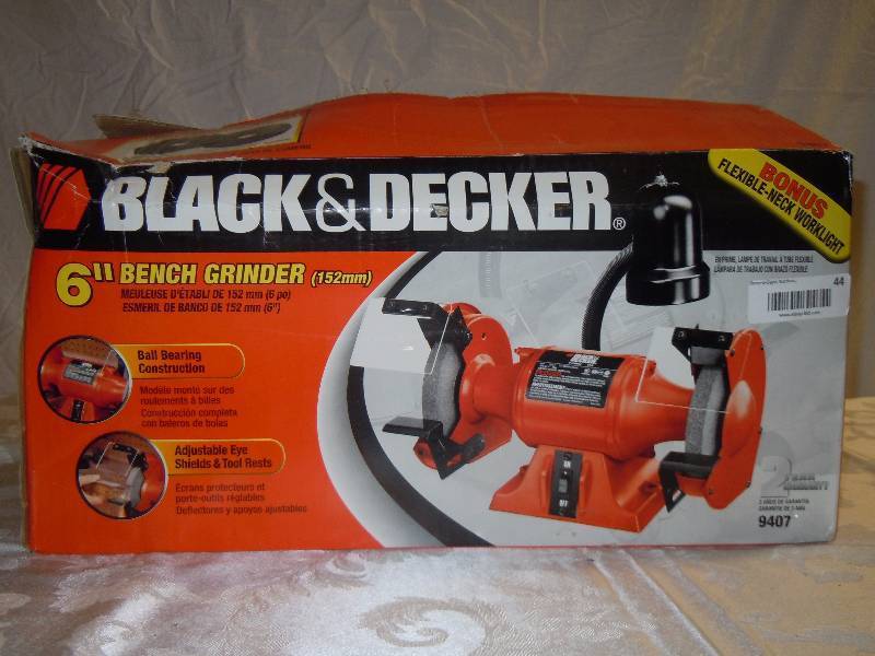 lot 44 image: Bench Grinder