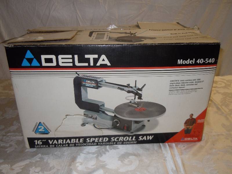 lot 46 image: Delta Scroll Saw
