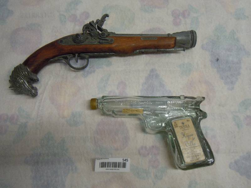 lot 545 image: Lot of Random Items