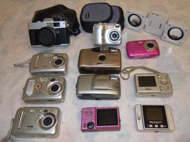 lot 548 image: Lot of Digital Cameras Not Tested