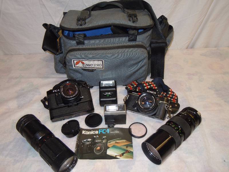 lot 555 image: 35mm Camera Bundle Lot