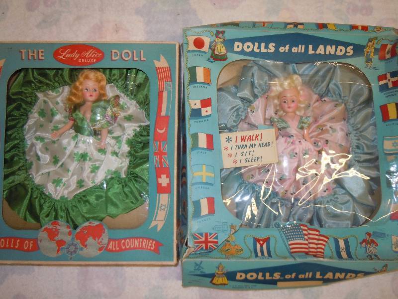 lot 557 image: Pair of Vintage Dolls