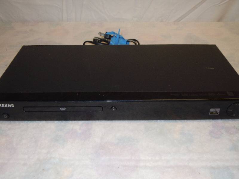 lot 560 image: Samsung Dvd Player