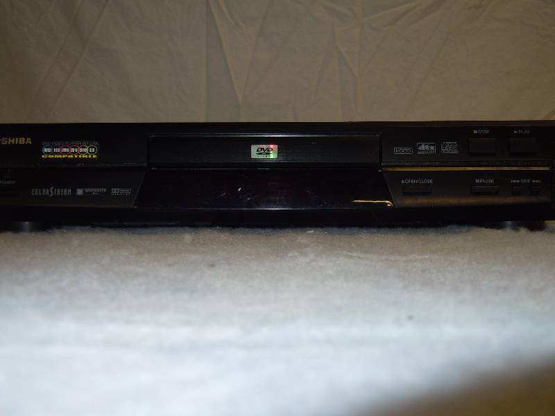 lot 566 image: Toshiba Dvd Player Powers On