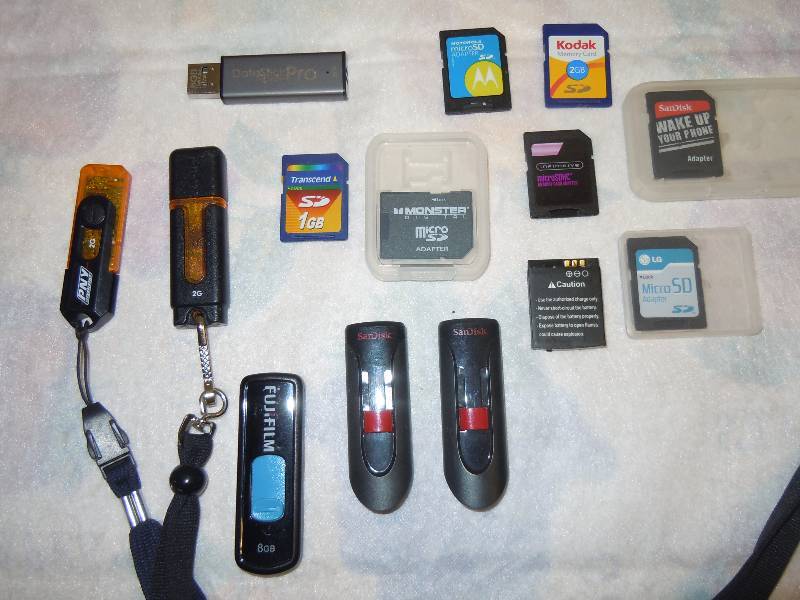 lot 522 image: Lot of Memory Cards