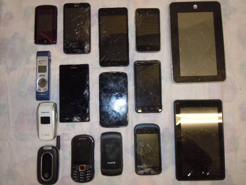 lot 525 image: Lot of Random Telephones Not Tested