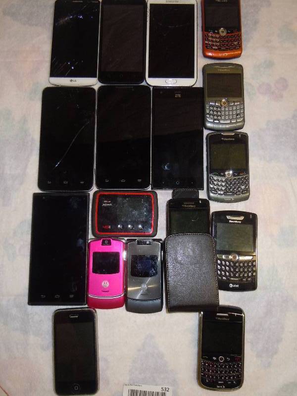 lot 532 image: Lot of Cell Phones Not Tested