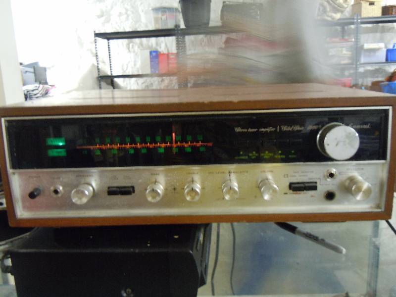 lot 543 image: Vintage Sansui Reciever Powers On