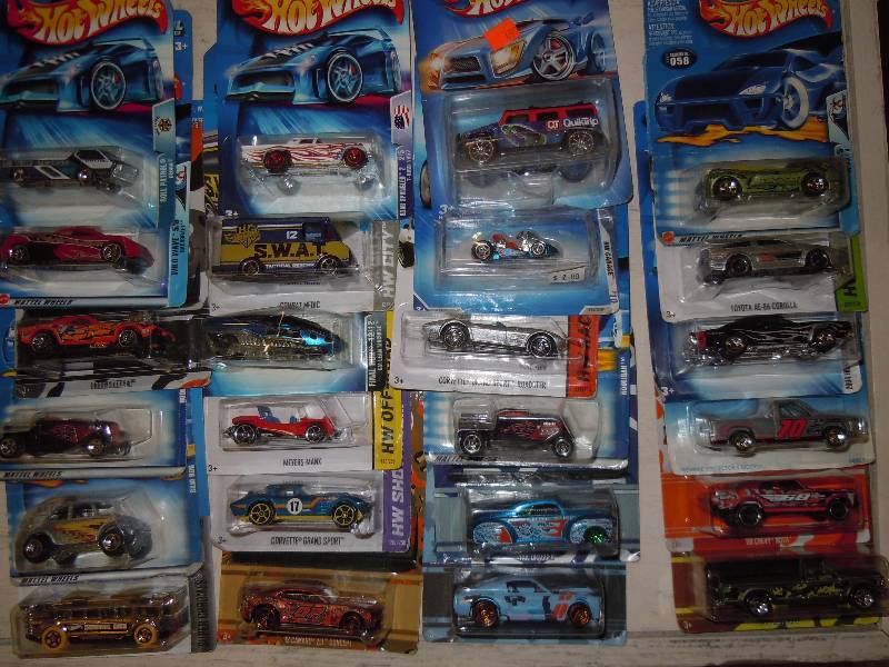 lot 492 image: Lot of Hot Wheel Cars