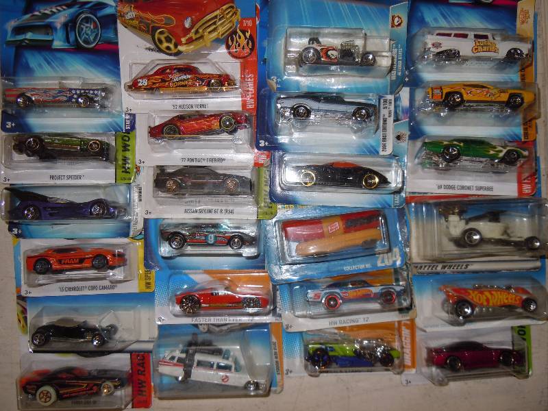 lot 493 image: Lot of Hot Wheel Cars