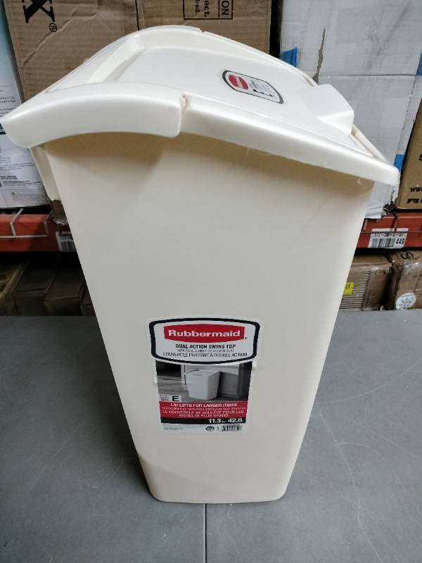 Rubbermaid 11.3 gal Plastic Kitchen Trash Can with Dual Action Lid