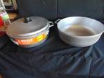 (2) ct lot  Imusa Cast Aluminum Caldron and (1) lid 9 quart, perfect for Seafood Dishes!
