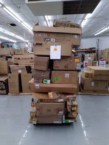lot 57655 image: Pallet of Miscellaneous Items