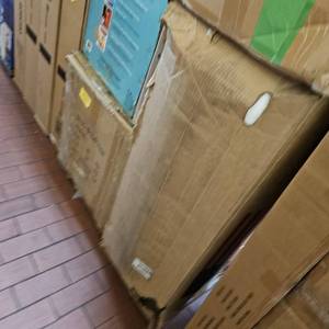 lot 46271 image: Queen Size Memory Foam Mattress
