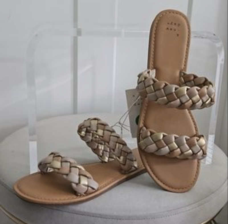 lot 9038 image: LADIES- 7 Sandals. Multi Brown