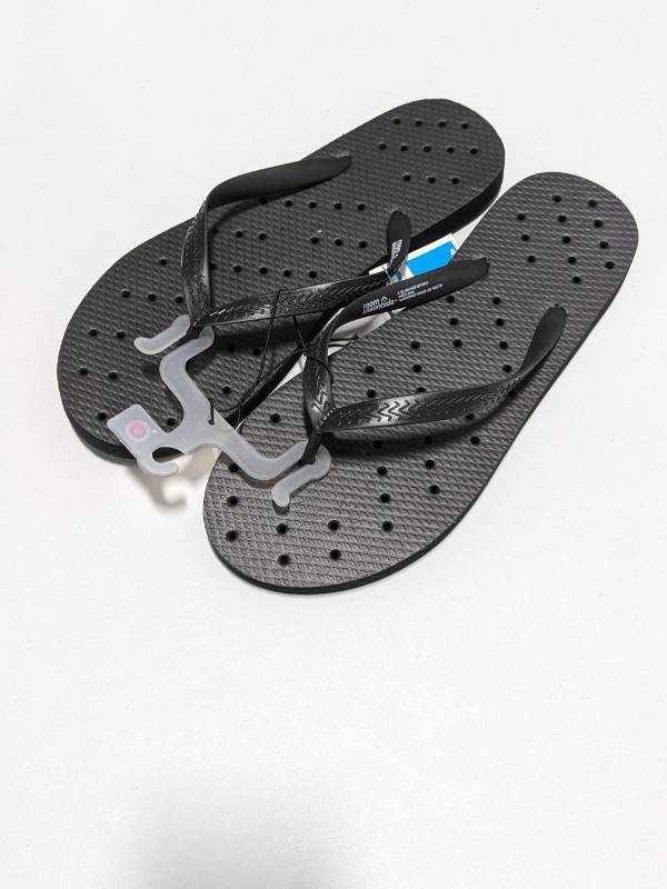 lot 9443 image: Adult- Shower Shoes. Unisex Mens 910, Ladies 1011. Black