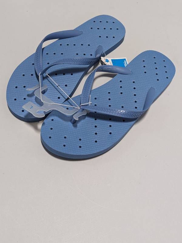 lot 9445 image: Adult- Shower Shoes. Unisex Mens 1112, Ladies 1213. Blue