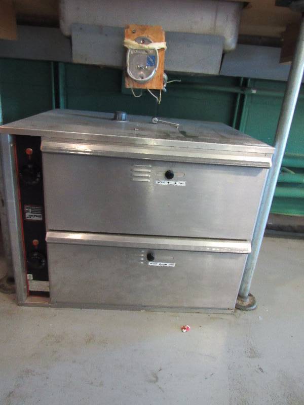 lot 1529 image: AP Wyott 2 Drawer Under Counter ChipBun Warmer