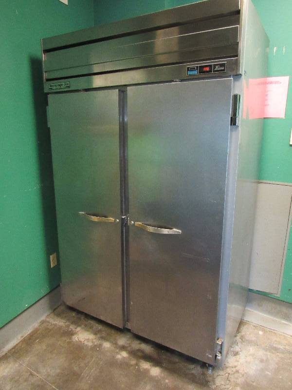 lot 1537 image: Beverage-Air Two Door Reach in Freezer On Legs