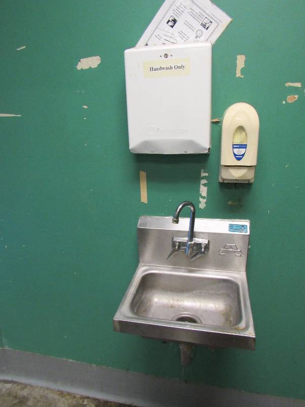 lot 1550 image: Hand Washing Station Set