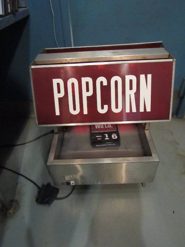 lot 1561 image: Star Manufacture Popcorn Warming Station
