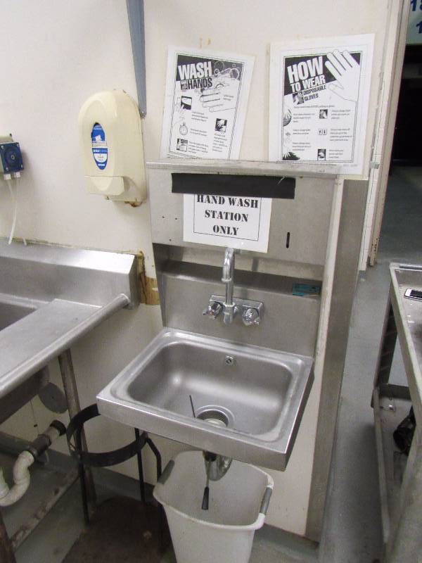 lot 1579 image: Fully Stainless Hand Washing Station