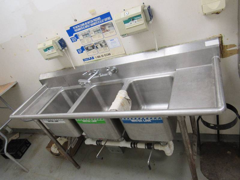 lot 1580 image: Fully Stainless (3) Compartment Commercial Sink
