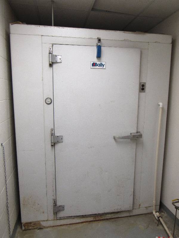 lot 1581 image: 13 X 5-12 Bally Commercial Walk-in Cooler