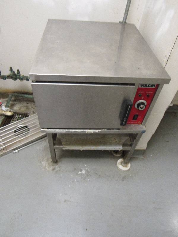 lot 1582 image: Vulcan Single Counter Top Steamer On Stand