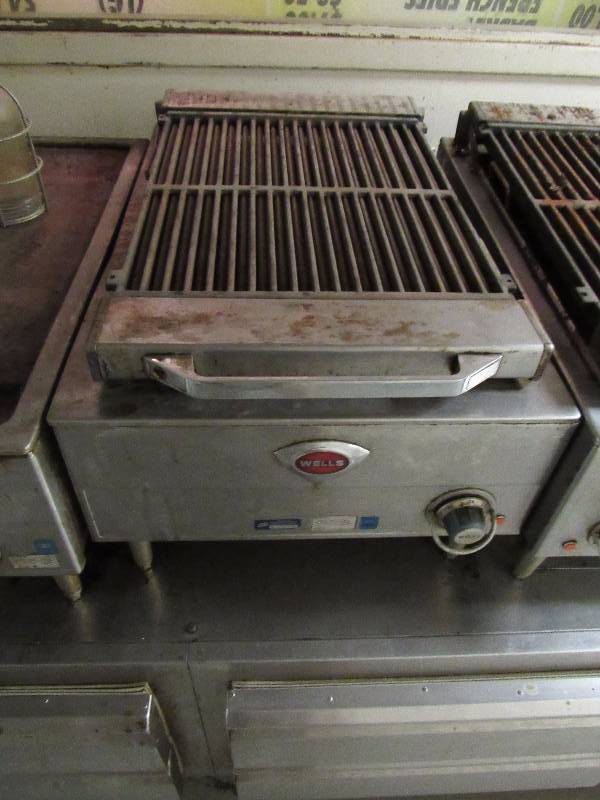 lot 1599 image: Wells Single 16 Charbroiler