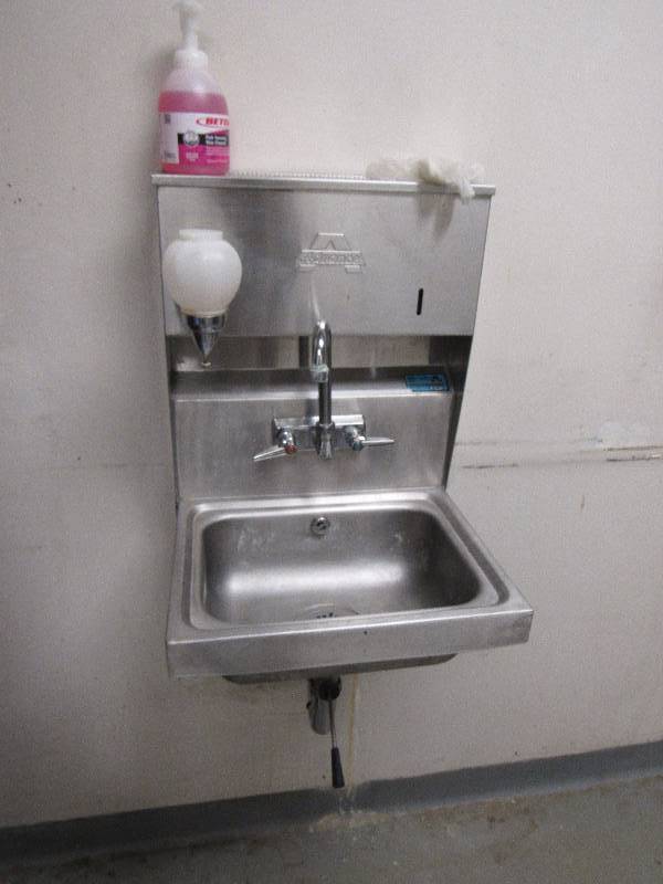 lot 1619 image: Fully Stainless Hand Washing Station