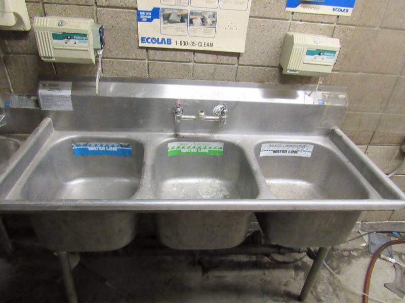 lot 1634 image: Fully Stainless (3) Compartment Commercial Sink