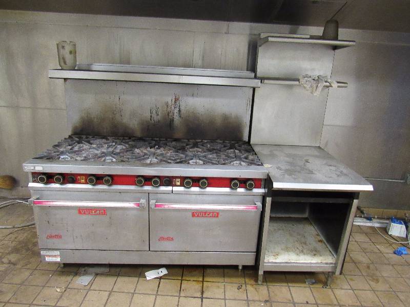 lot 1646 image: Vulcan Natural Gas (10) Burner With Double Oven