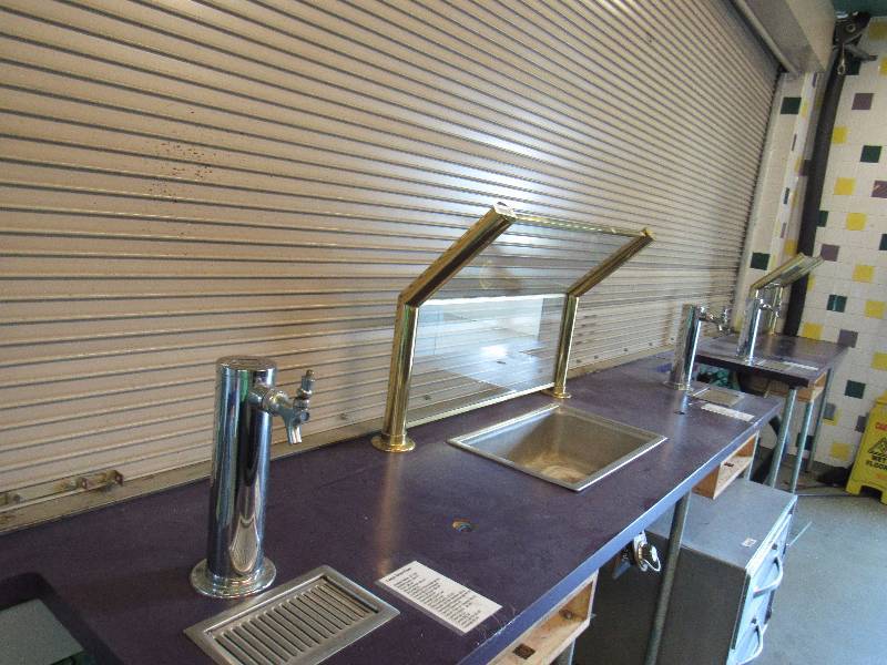 lot 1563 image: Lot Of (4) Beer Taps