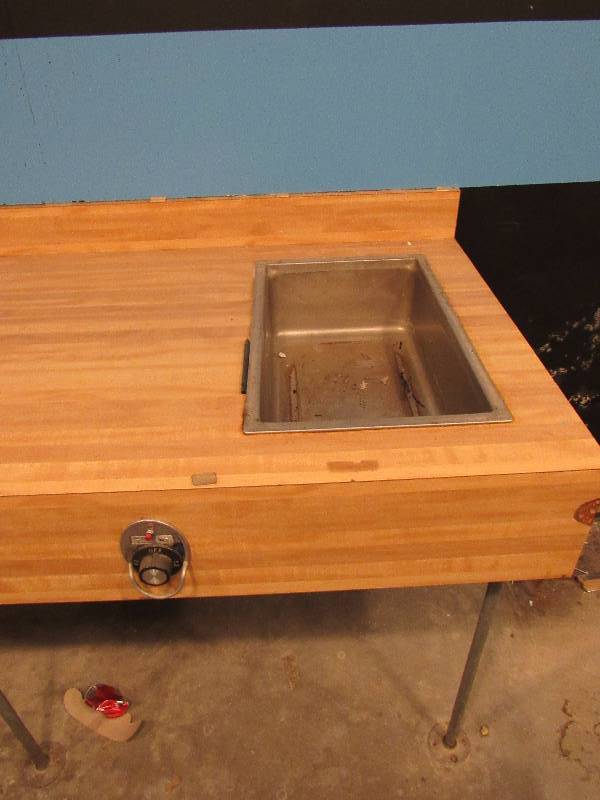 lot 1714 image: Wells Countertop Built In Full size Food Warmer