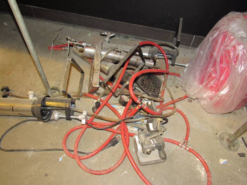 lot 1720 image: Lot Of Mixed Beer Taps