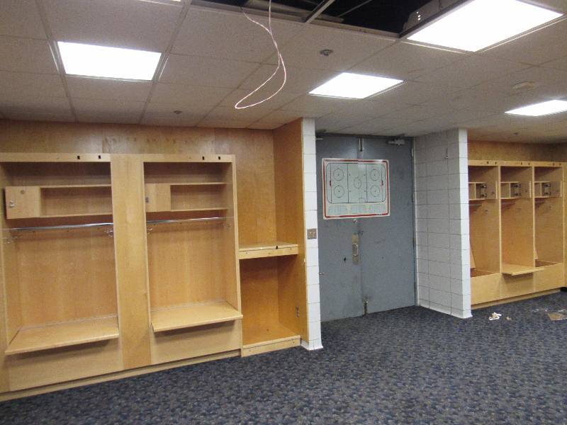 lot 1734 image: Lot Of (5)Full Sized Professional Locker Room Lockers
