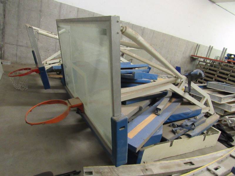 lot 107 image: Porter Professional Basketball Goal With Padding