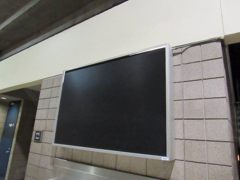 lot 1763 image: 6Ft X 4Ft Aluminum Back-lit Sign