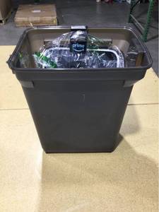 lot 5321 image: Pet Food Storage Container 55qt